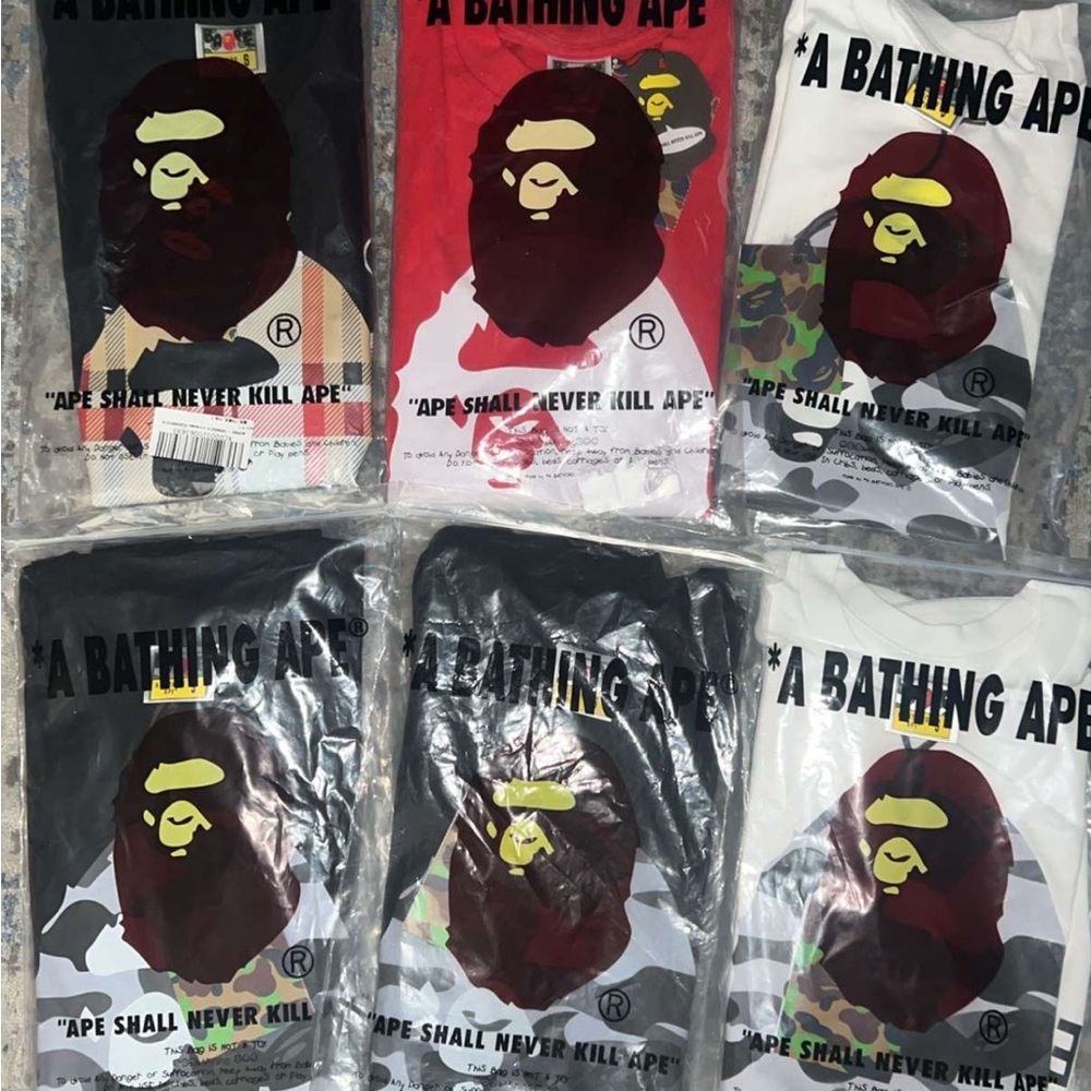 A Bathing Ape Men's Short Sleeve T-Shirt - Black, White, Red